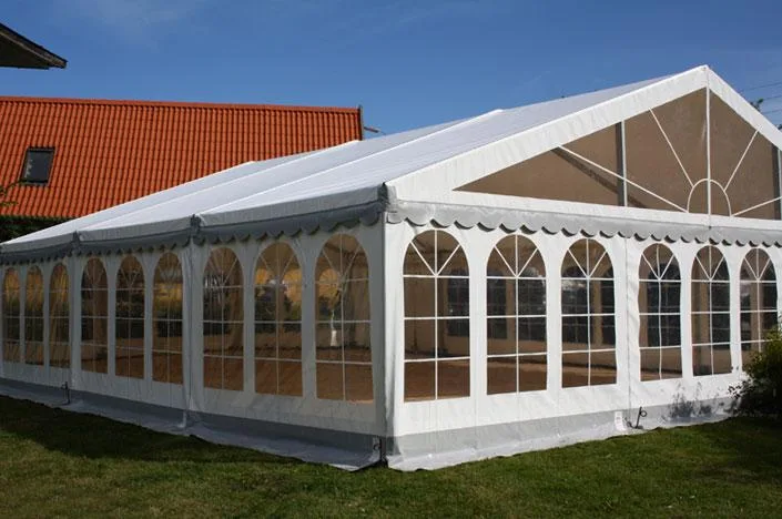 9 x 9 meter telt – ca. 64 til 82 personer